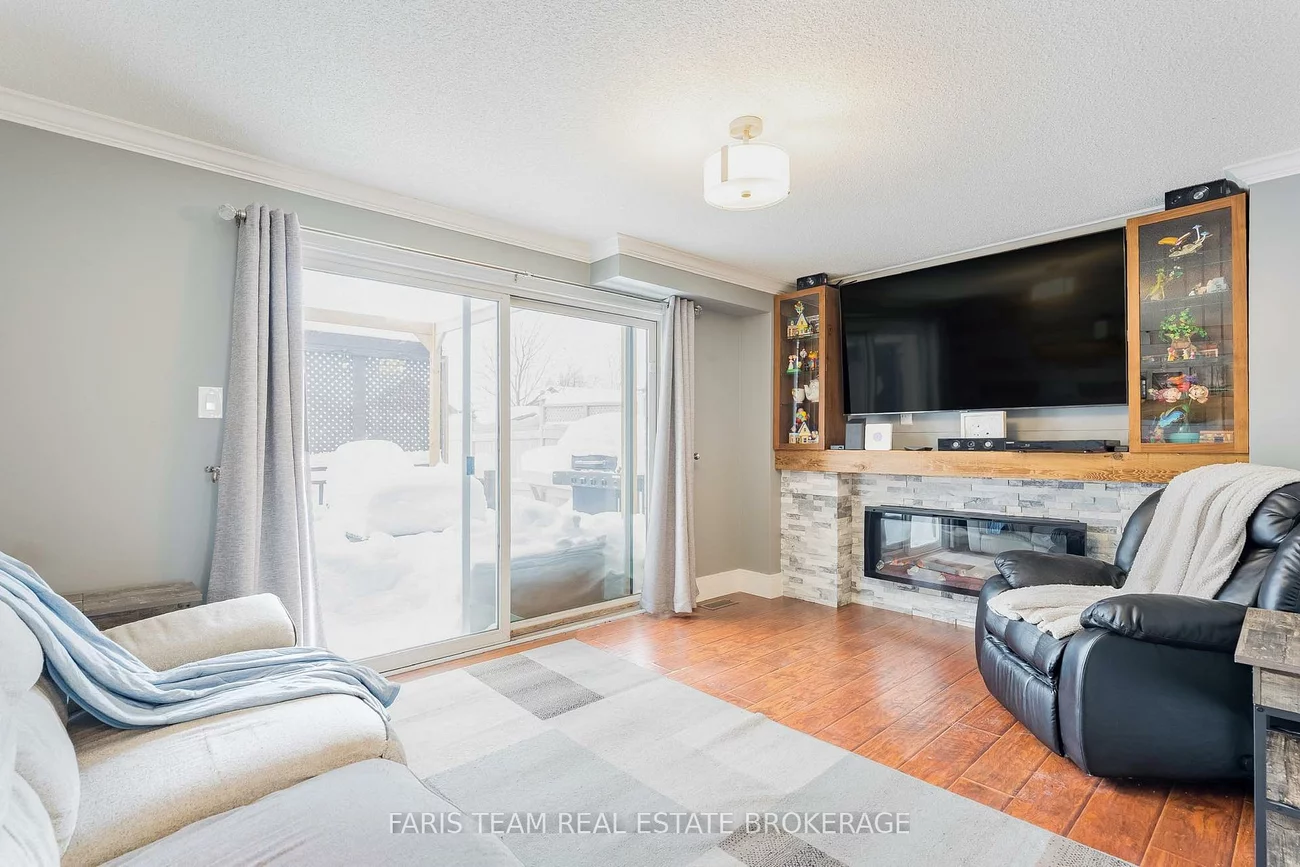 28, Raymond, Painswick South, Barrie