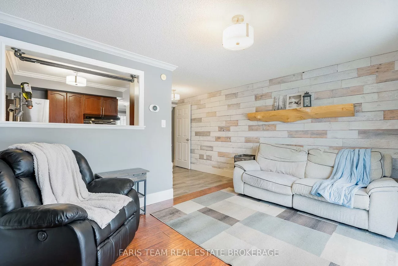 28, Raymond, Painswick South, Barrie