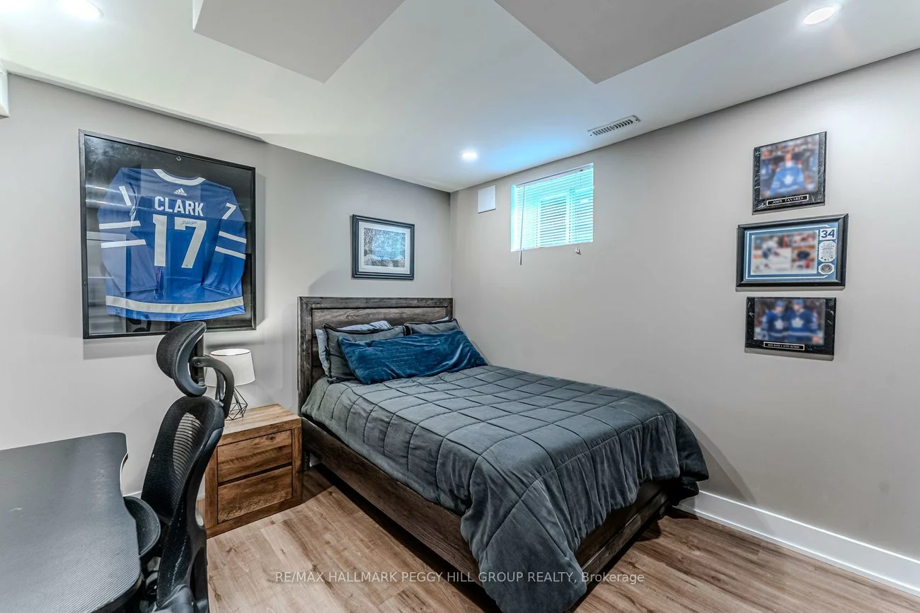 14, Regina, Innis-Shore, Barrie