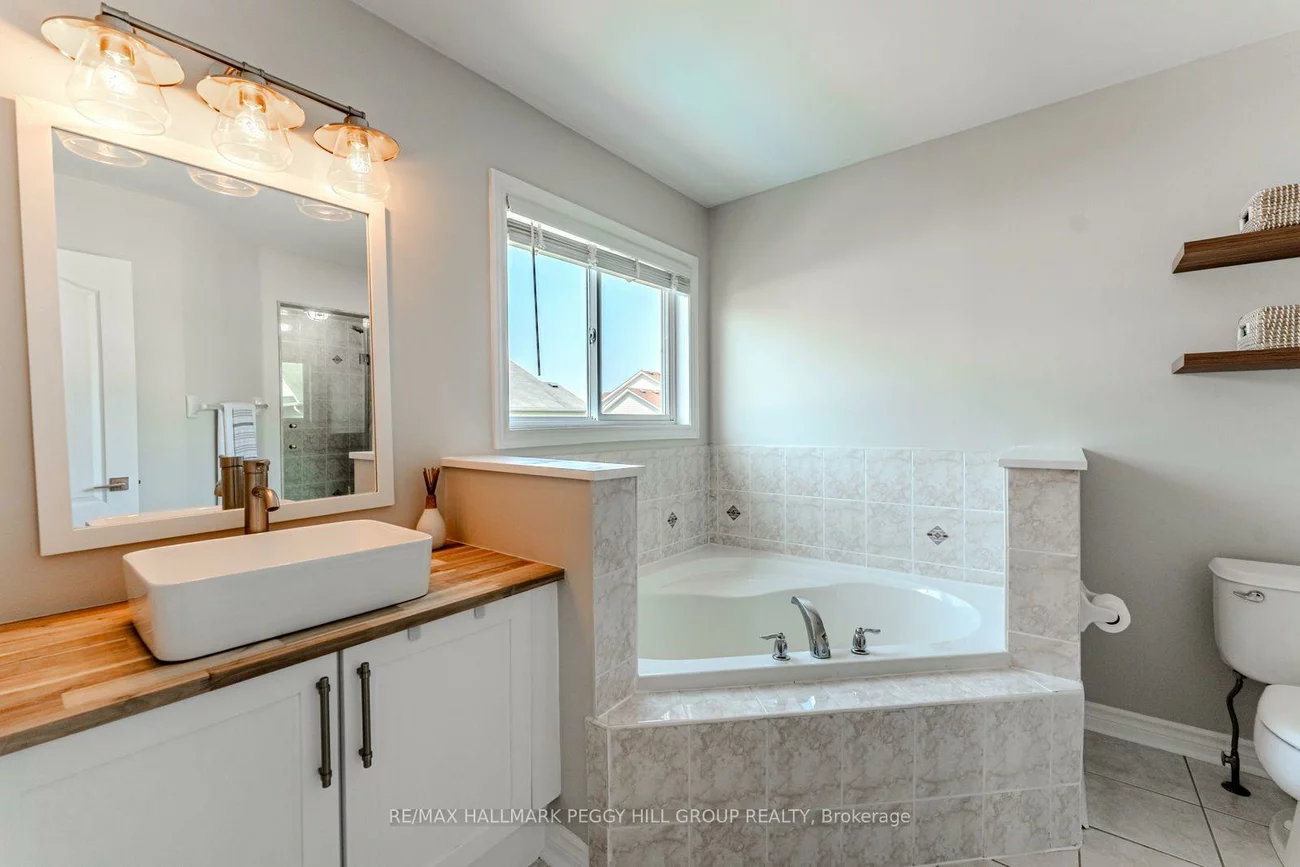 14, Regina, Innis-Shore, Barrie