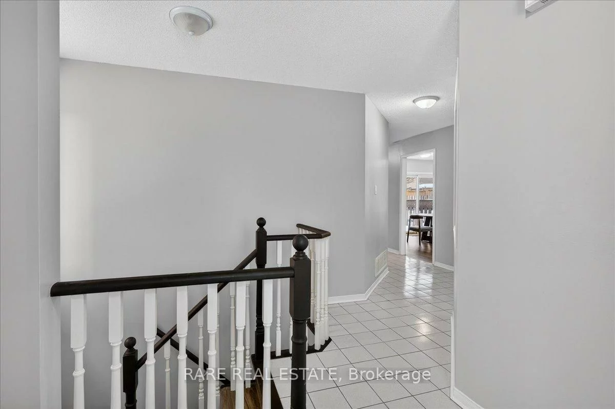 30, Mcveigh, Northwest, Barrie