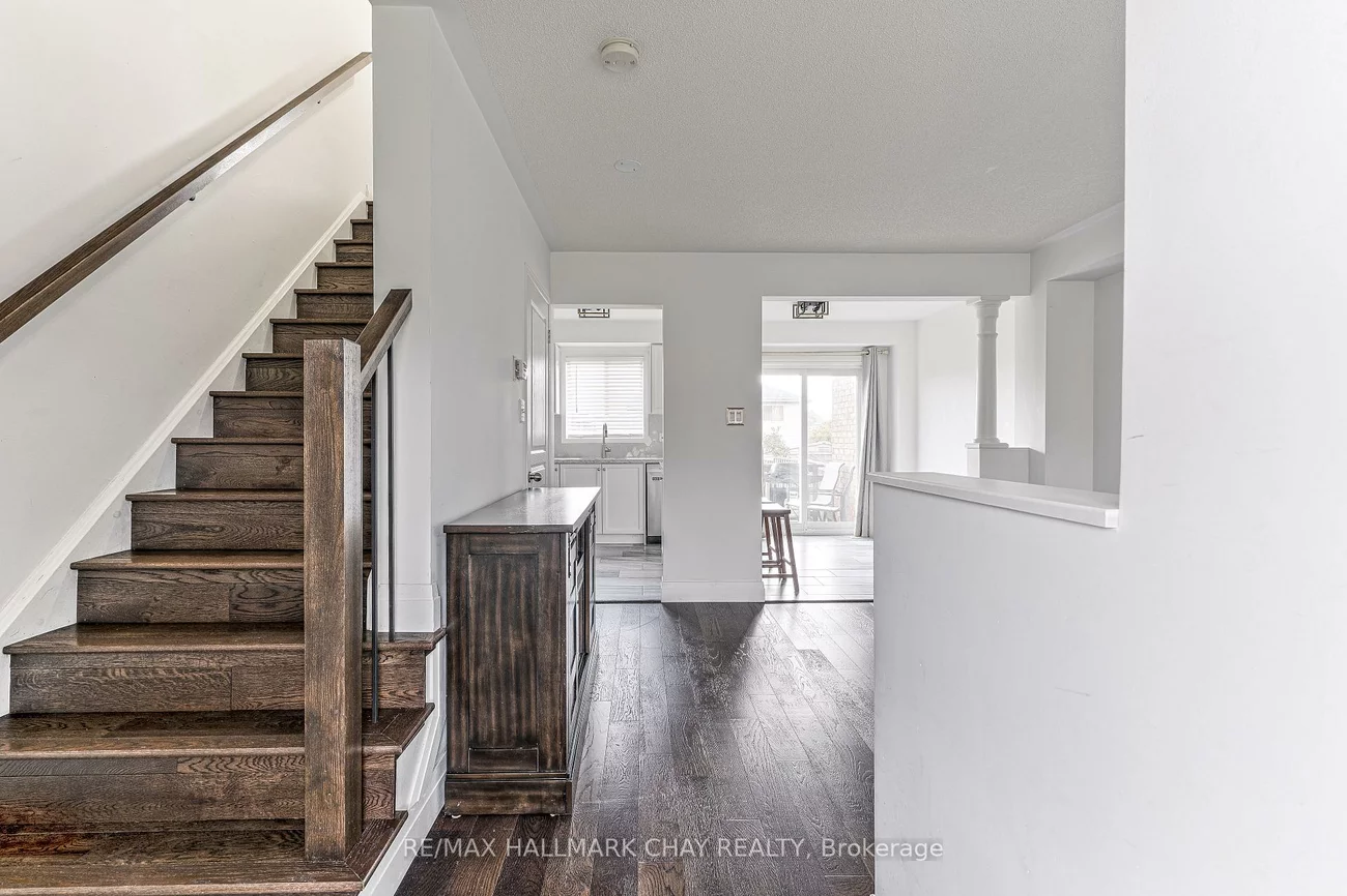 135, Trevino, East Bayfield, Barrie