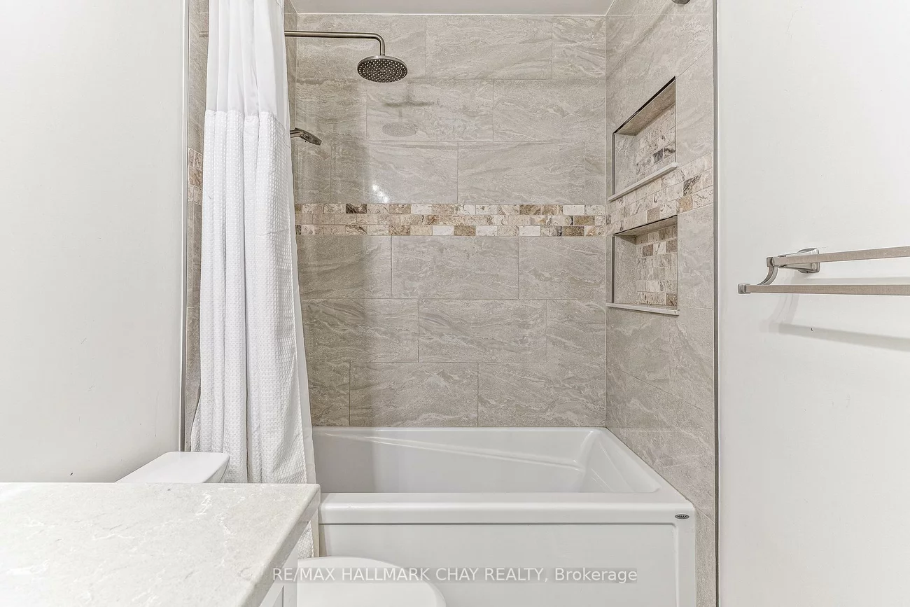 135, Trevino, East Bayfield, Barrie