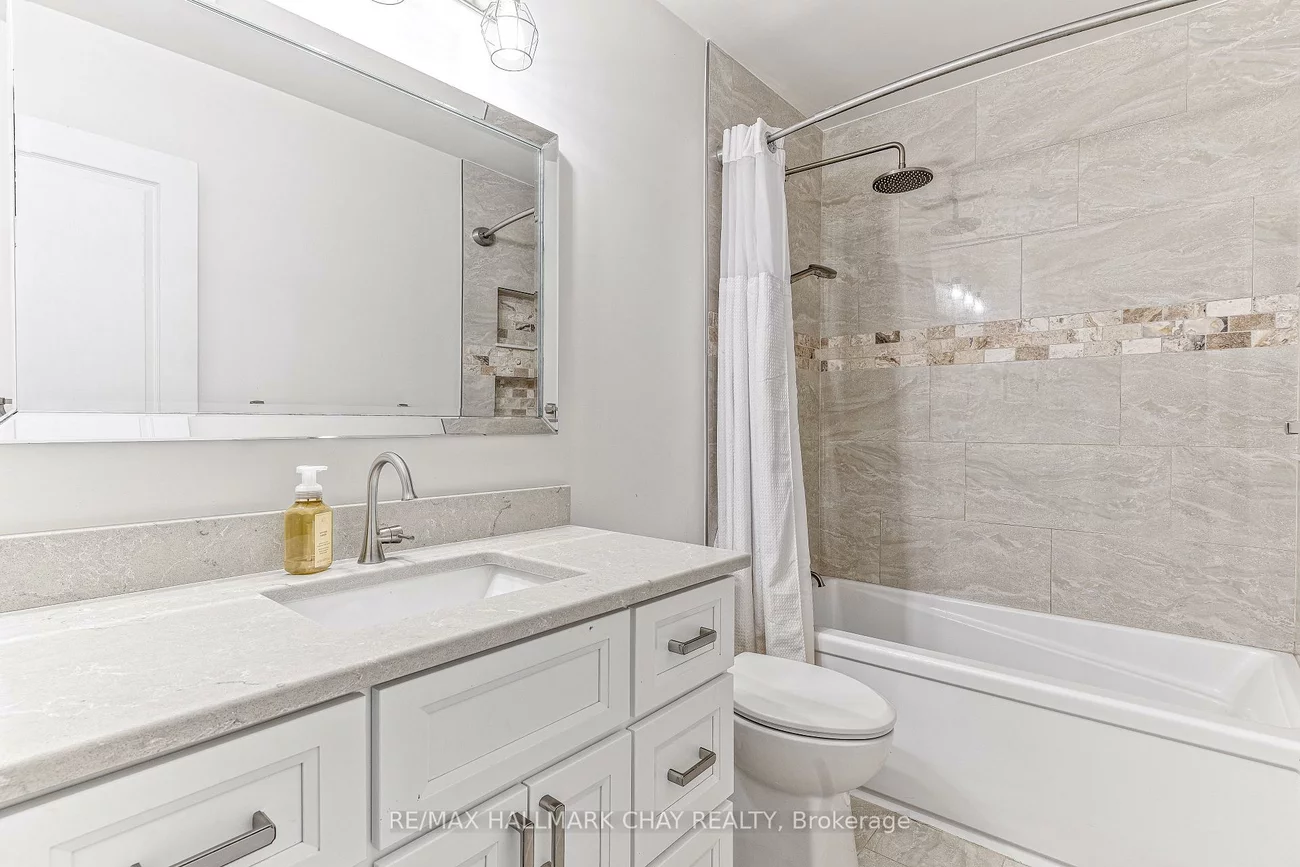 135, Trevino, East Bayfield, Barrie