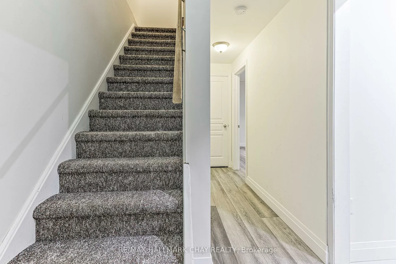 135, Trevino, East Bayfield, Barrie