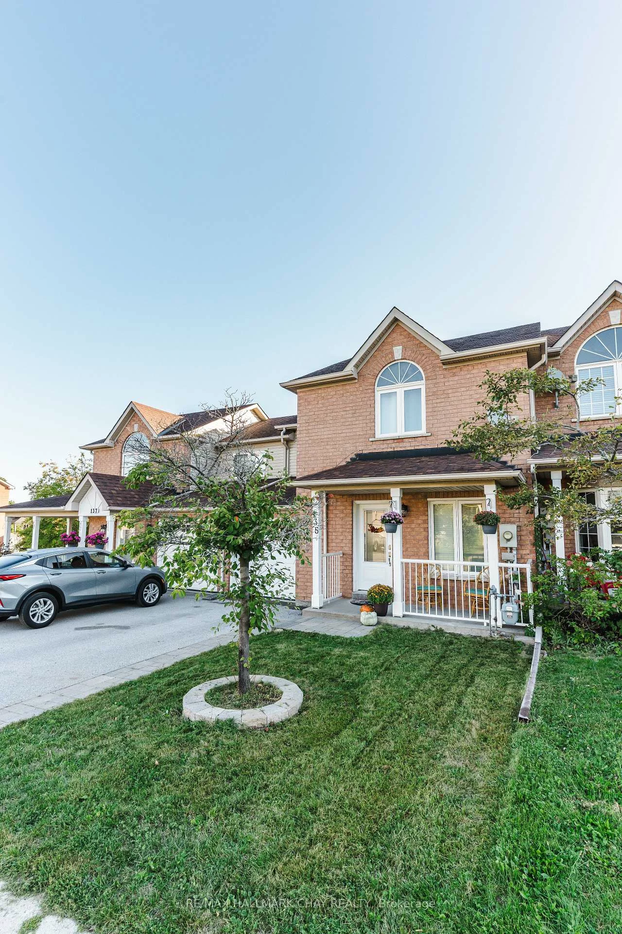135, Trevino, East Bayfield, Barrie