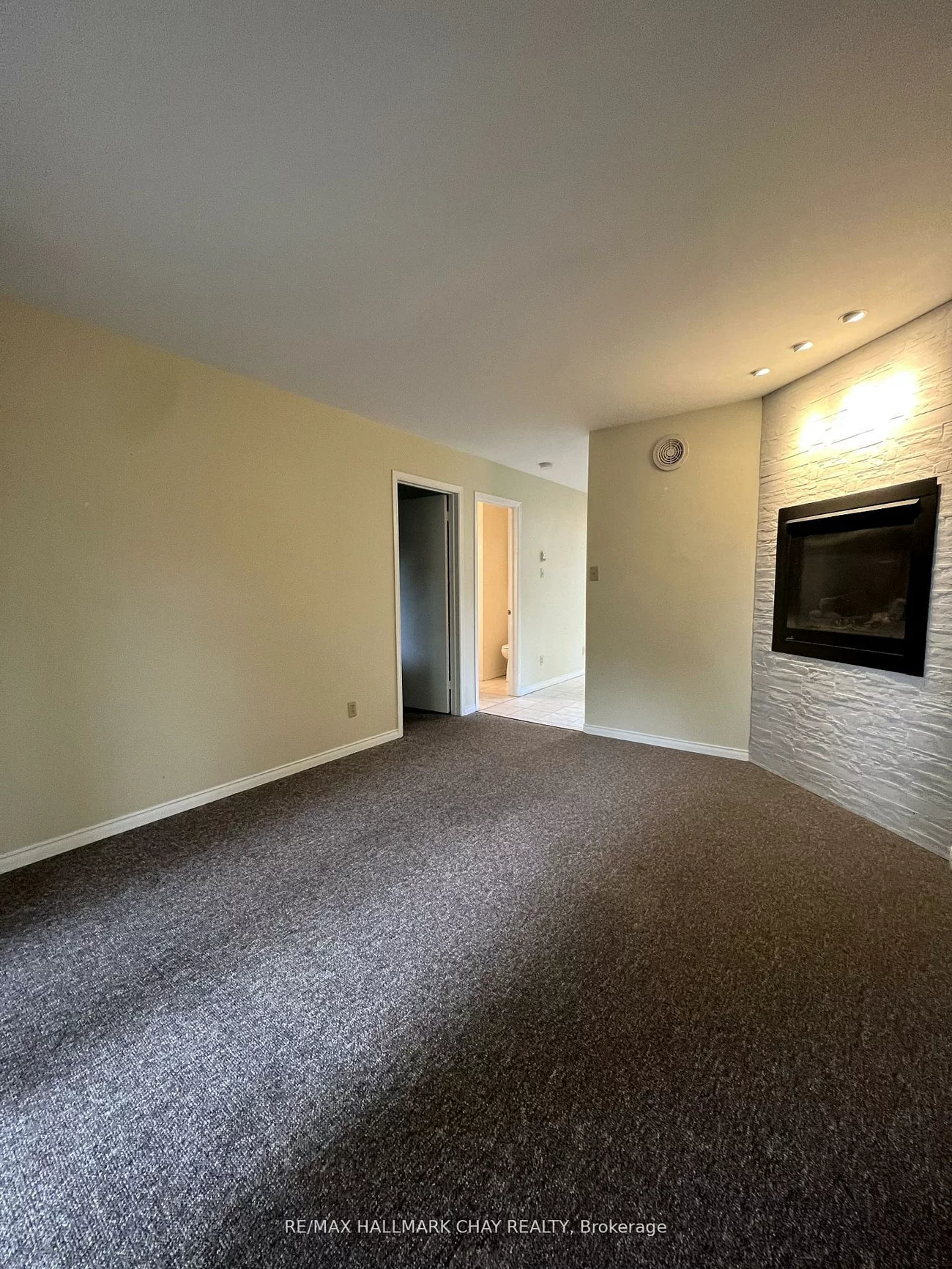 155, Maple, City Centre, Barrie