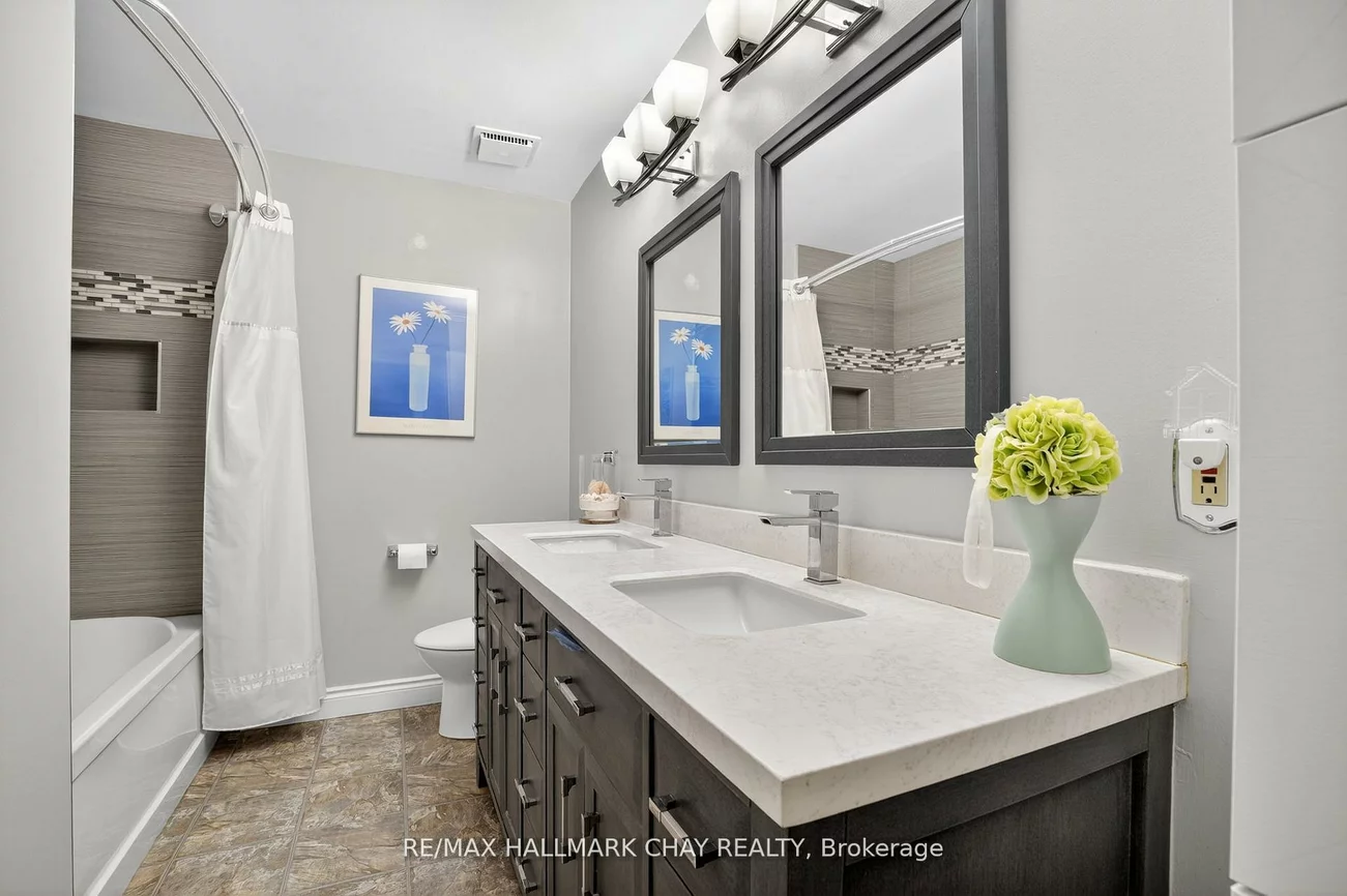 155, Maple, City Centre, Barrie