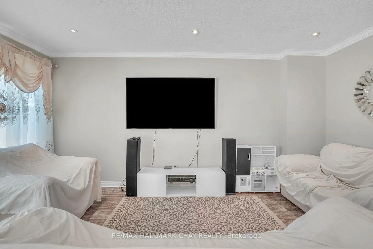 30, Rosenfeld, Grove East, Barrie