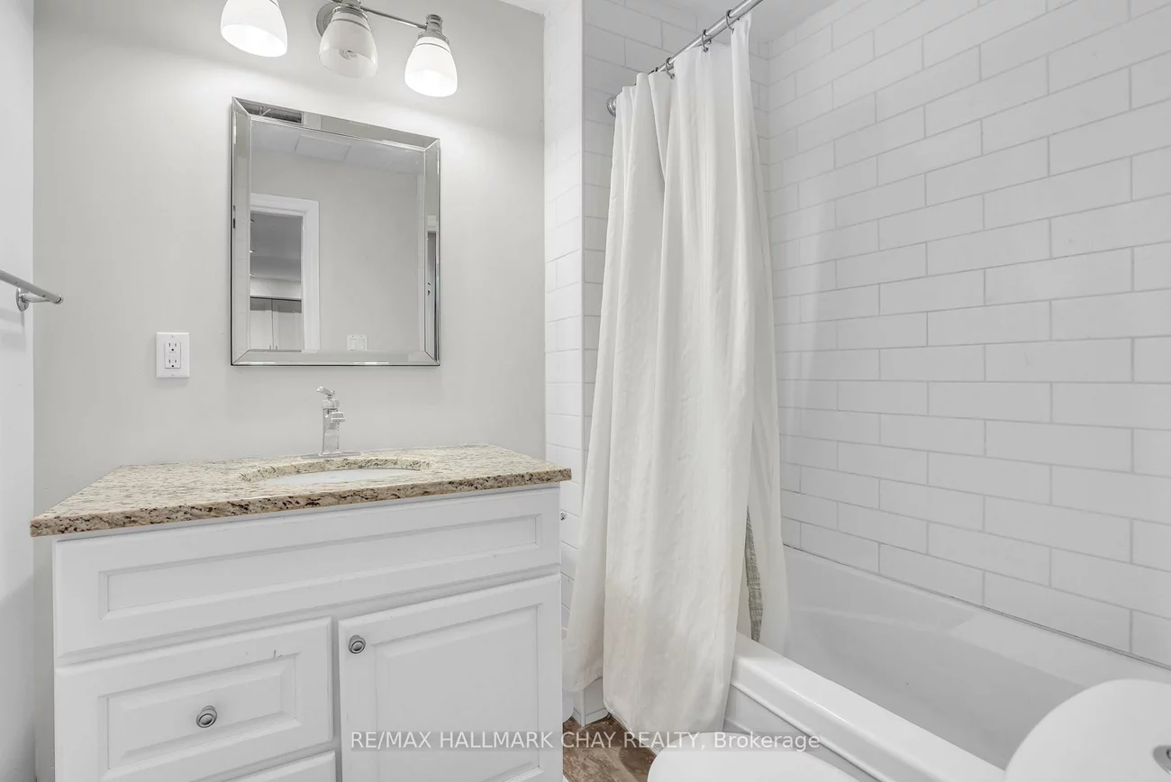 30, Rosenfeld, Grove East, Barrie