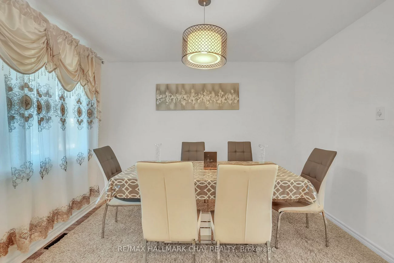 30, Rosenfeld, Grove East, Barrie