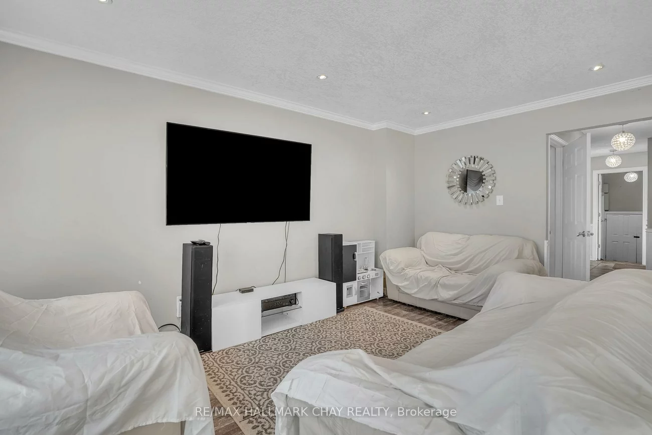 30, Rosenfeld, Grove East, Barrie