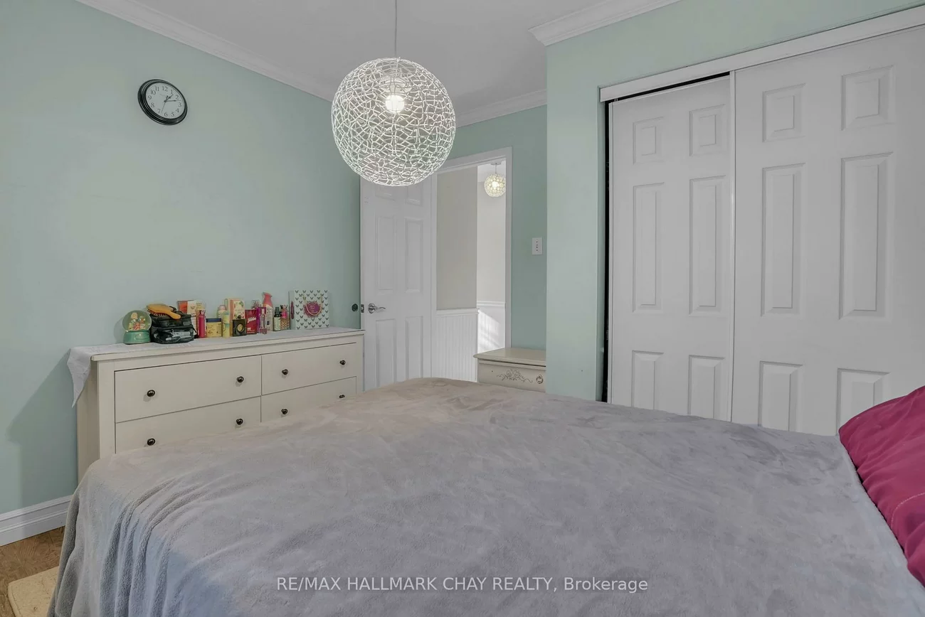 30, Rosenfeld, Grove East, Barrie