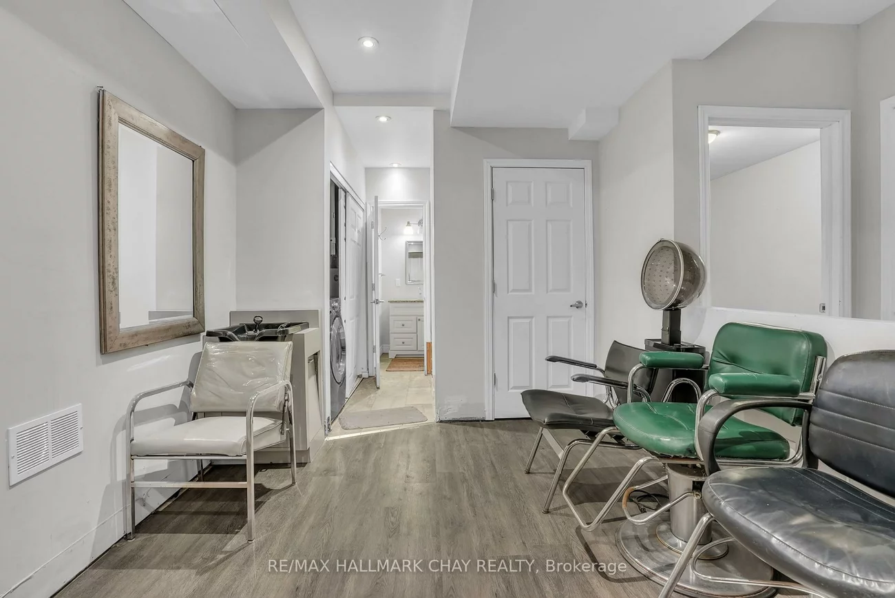 30, Rosenfeld, Grove East, Barrie