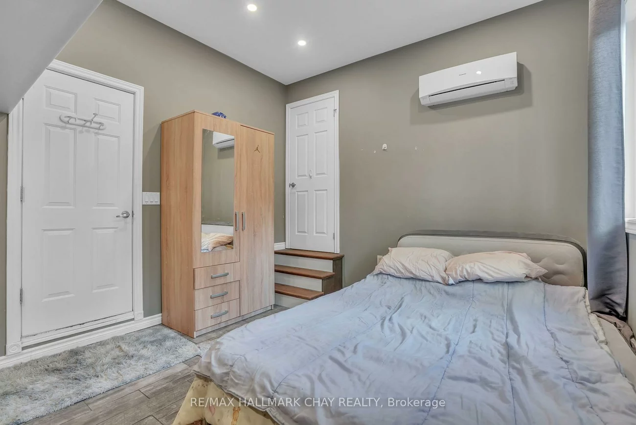 30, Rosenfeld, Grove East, Barrie