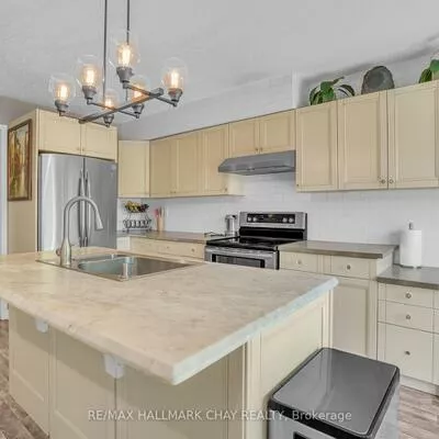 30, Rosenfeld, Grove East, Barrie