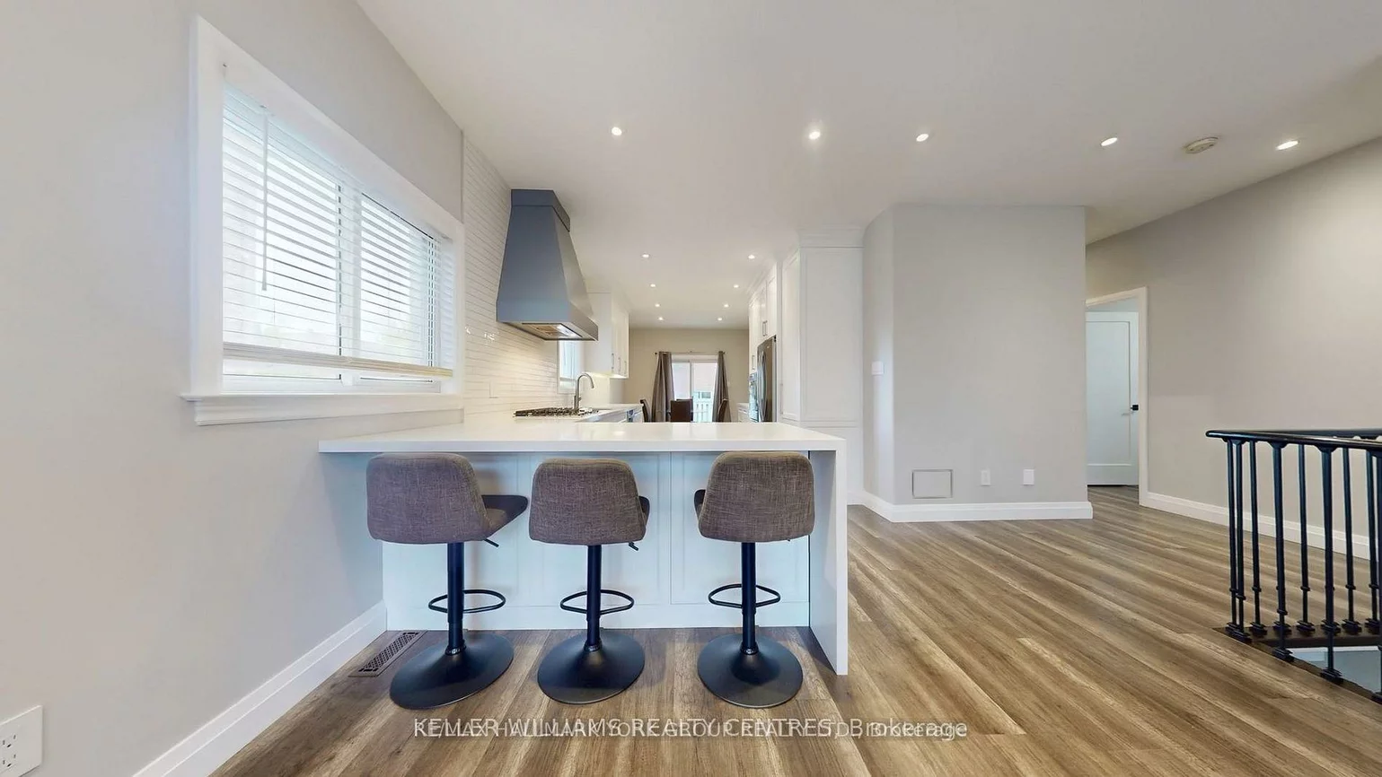 196, Marsellus, Holly, Barrie