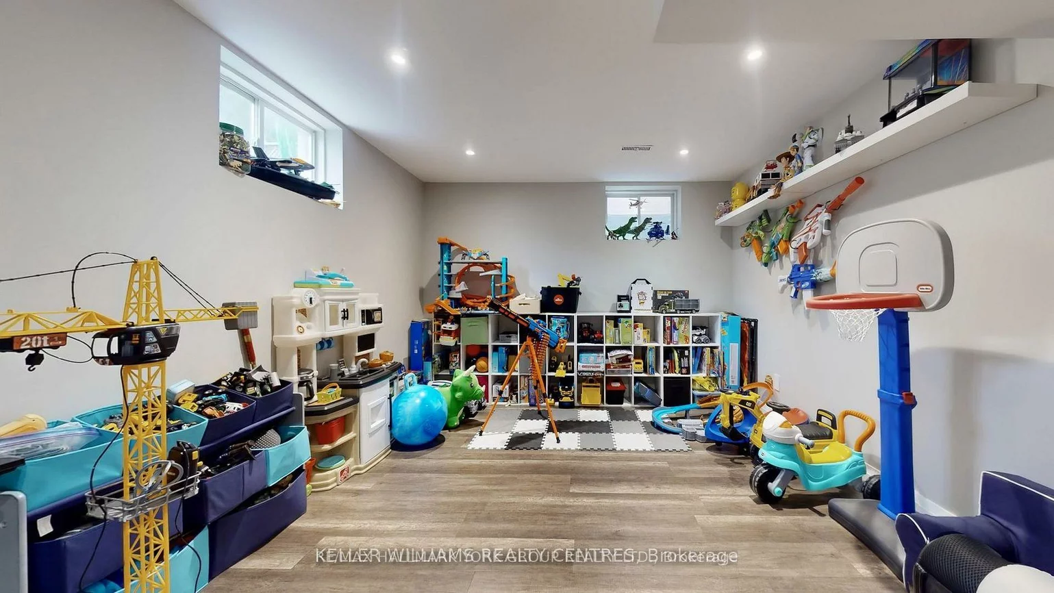 196, Marsellus, Holly, Barrie