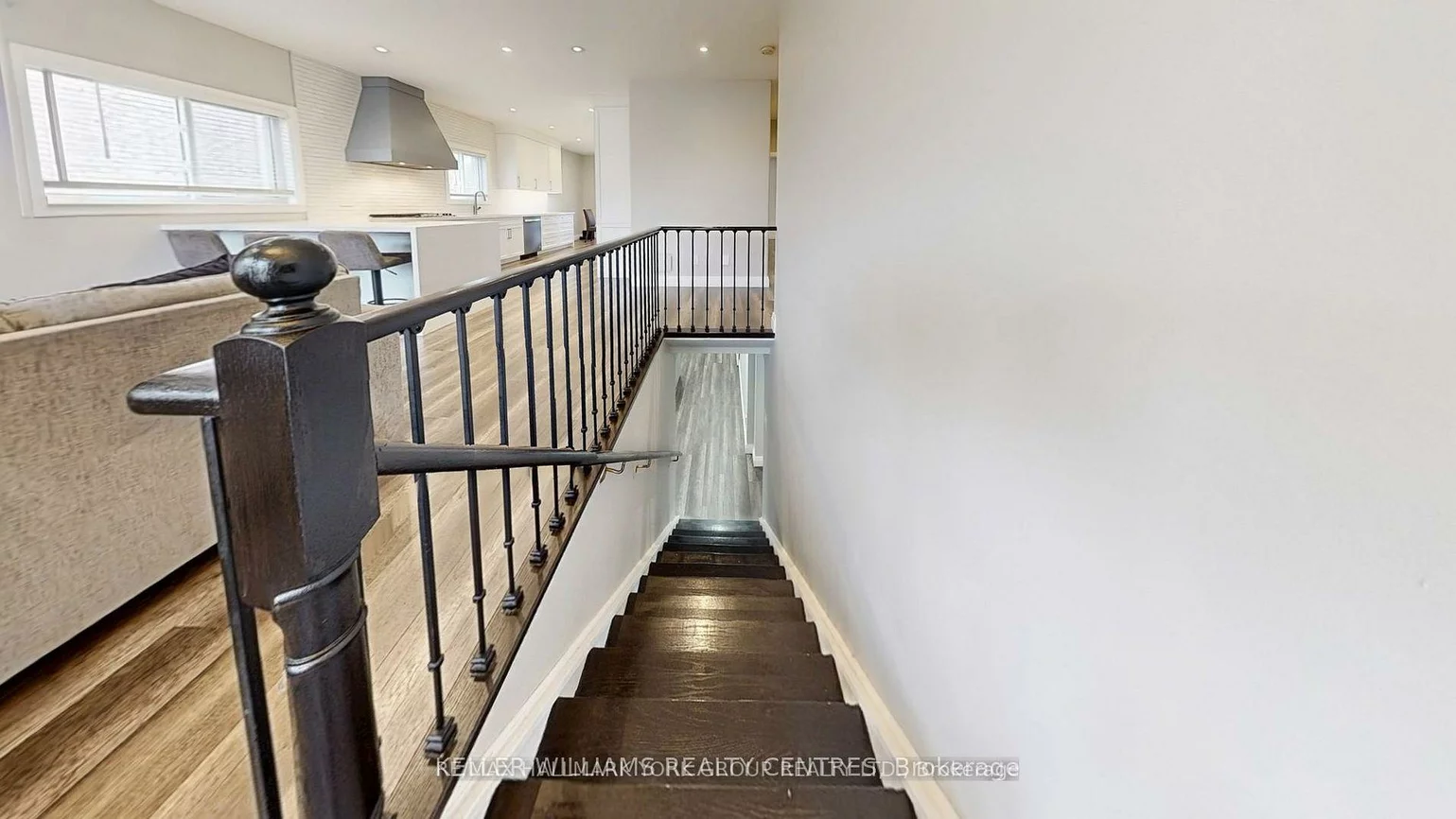 196, Marsellus, Holly, Barrie