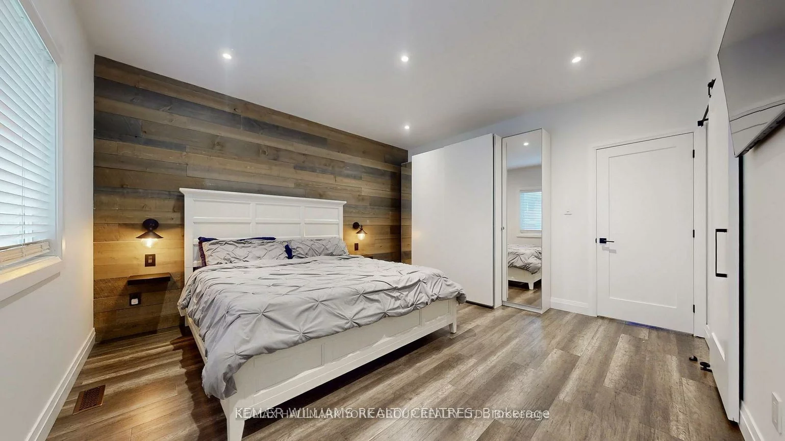 196, Marsellus, Holly, Barrie