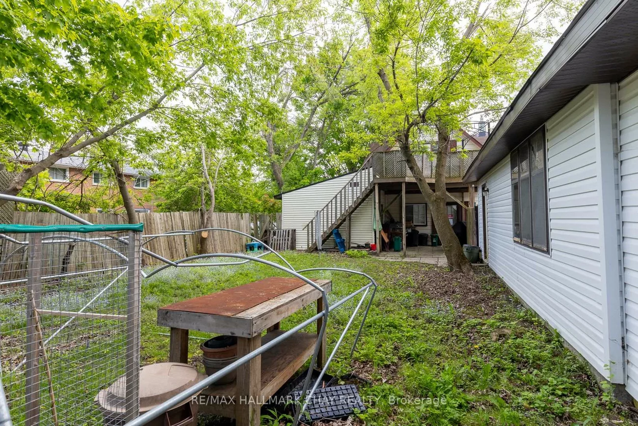 4, East, Wellington, Barrie