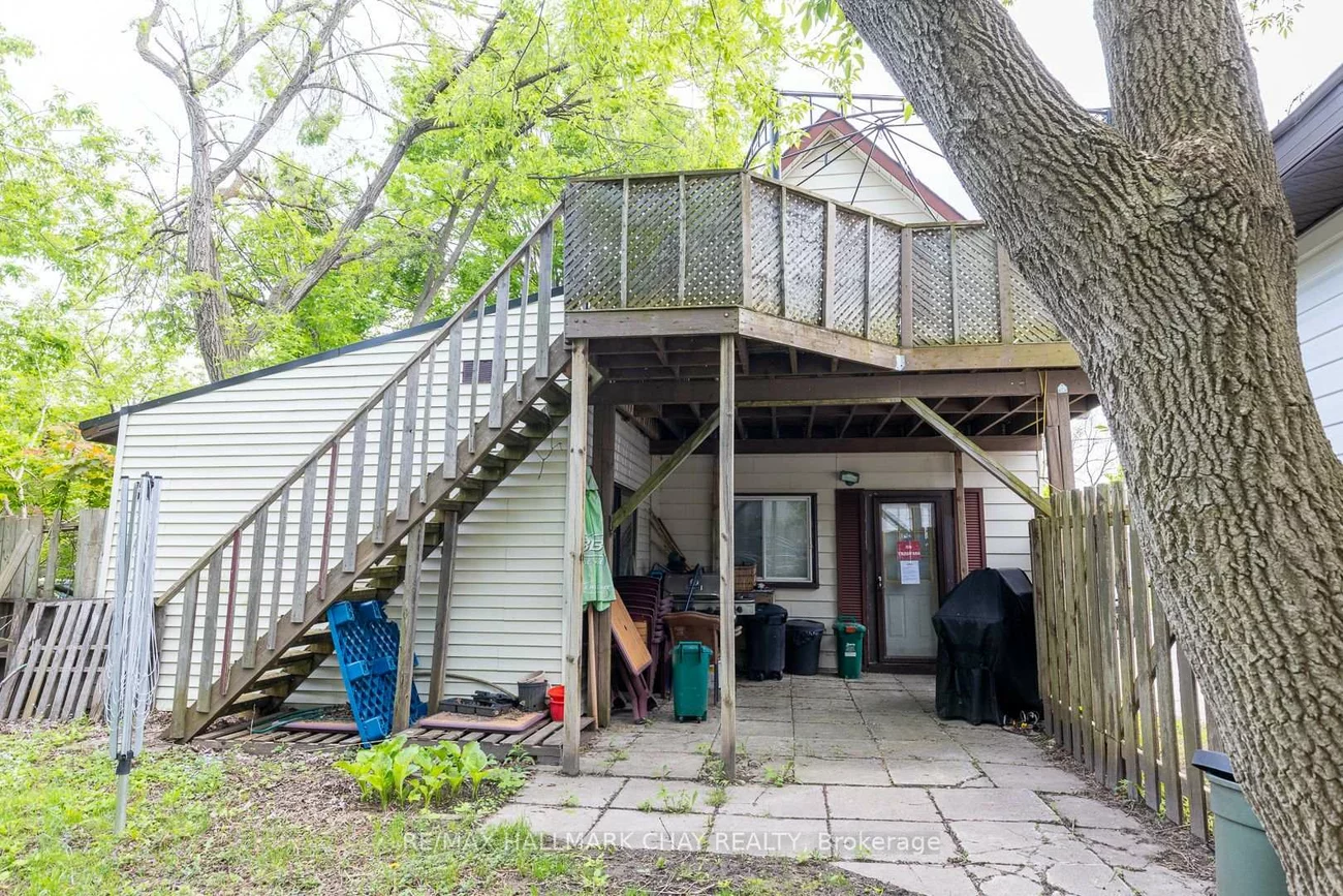 4, East, Wellington, Barrie