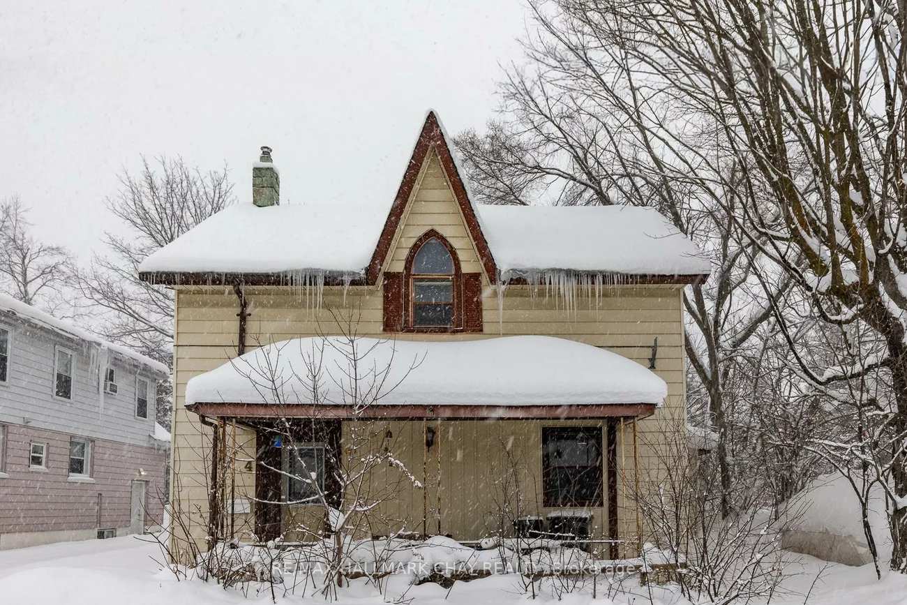 4, East, Wellington, Barrie