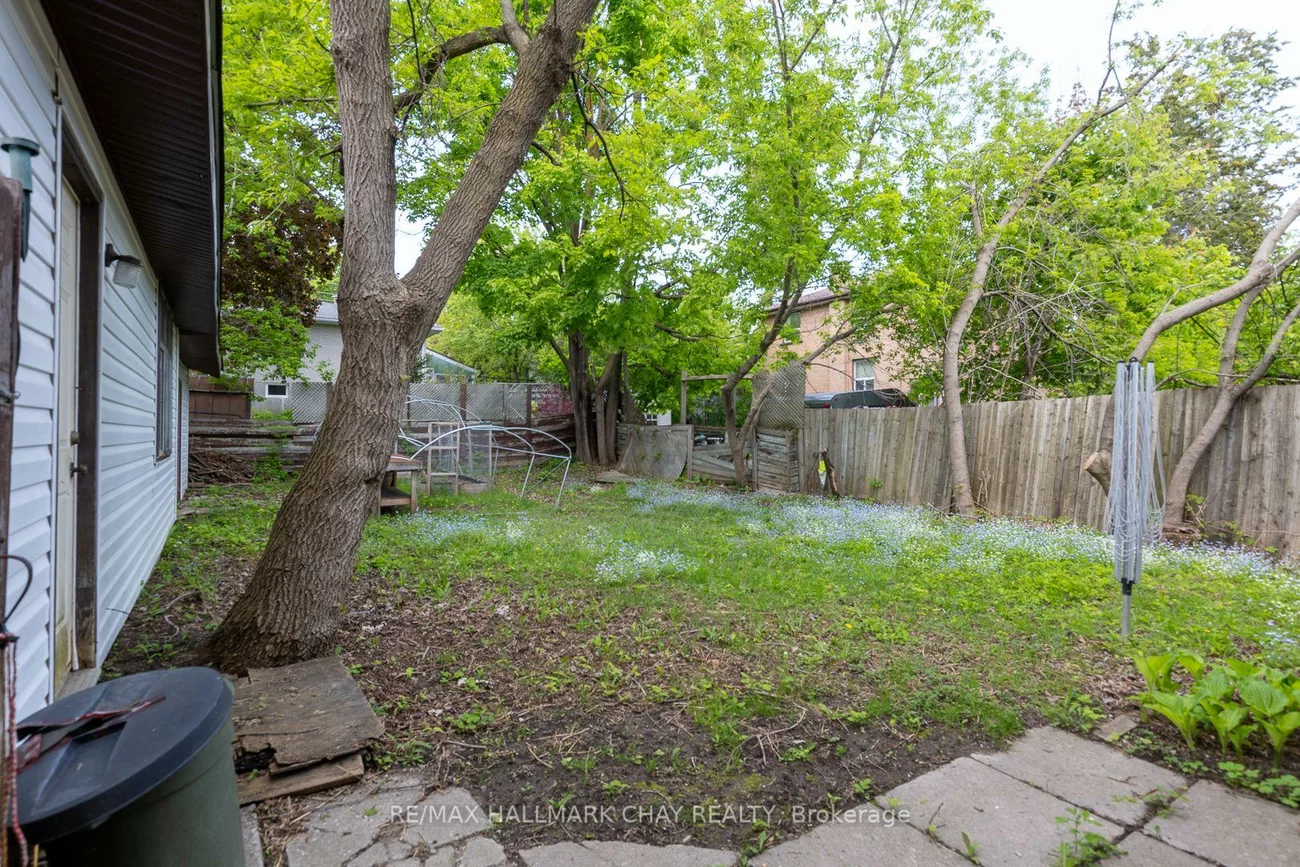 4, East, Wellington, Barrie