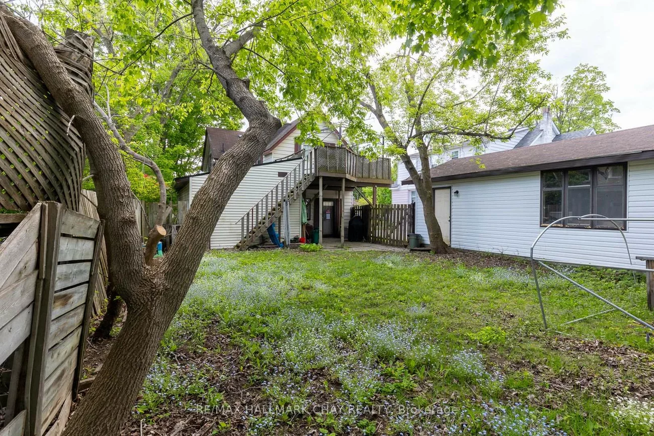 4, East, Wellington, Barrie