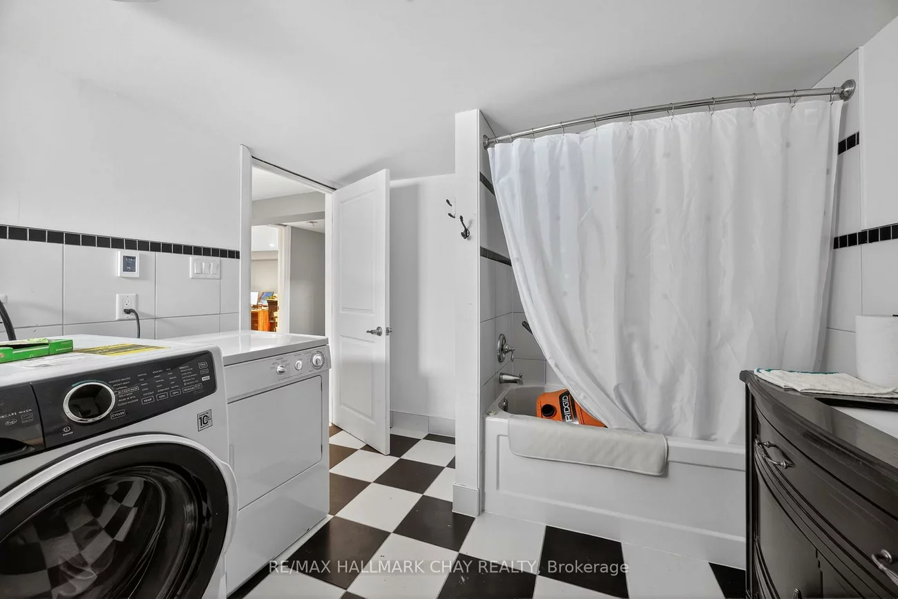 68, Drury, Wellington, Barrie