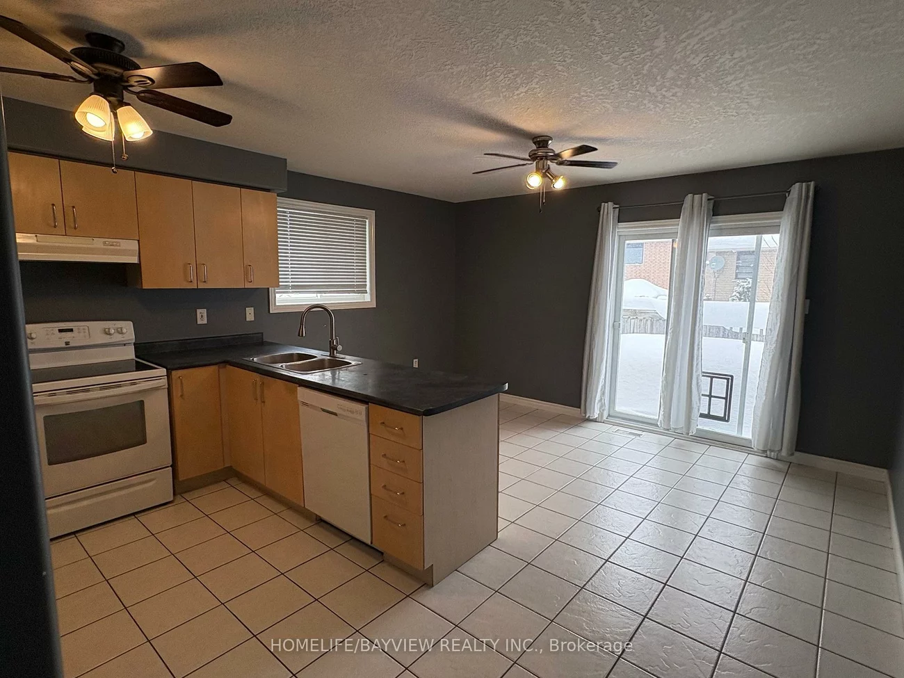 4, Quinlan, Georgian Drive, Barrie