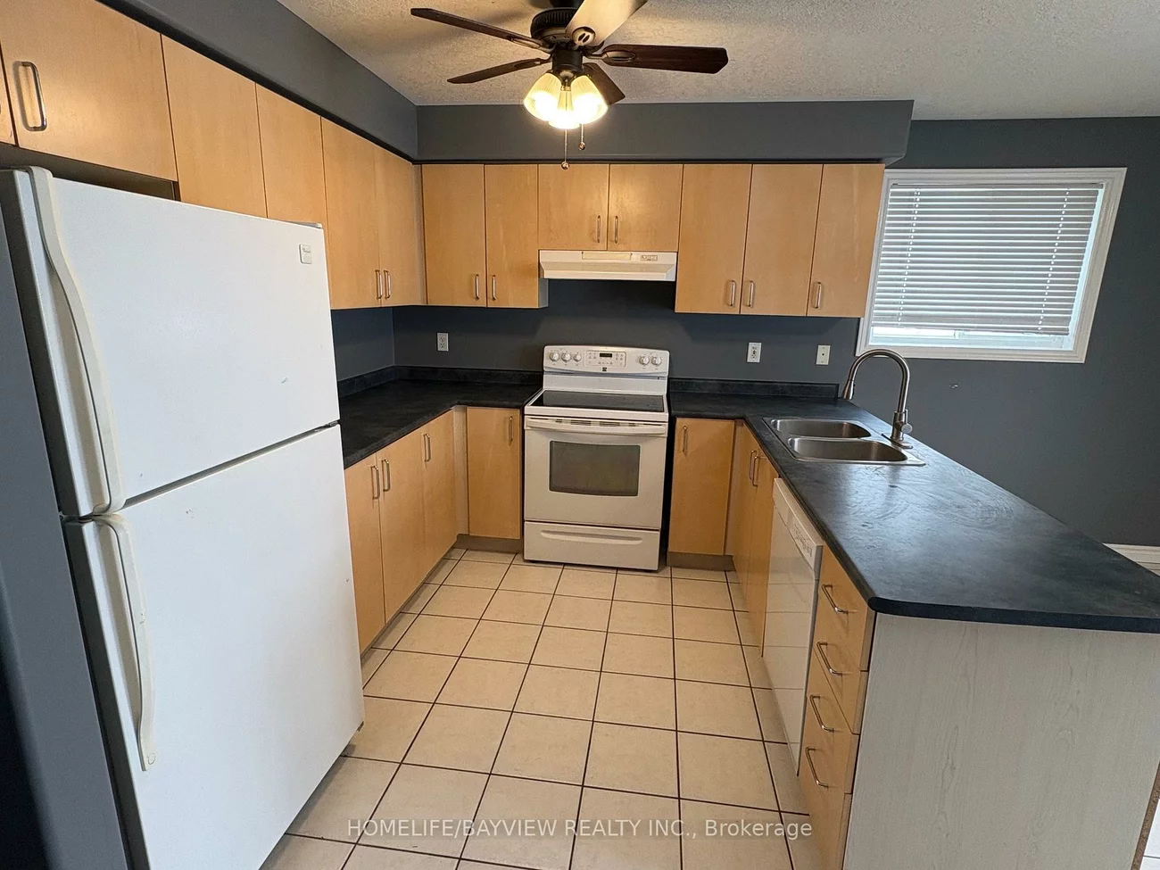 4, Quinlan, Georgian Drive, Barrie