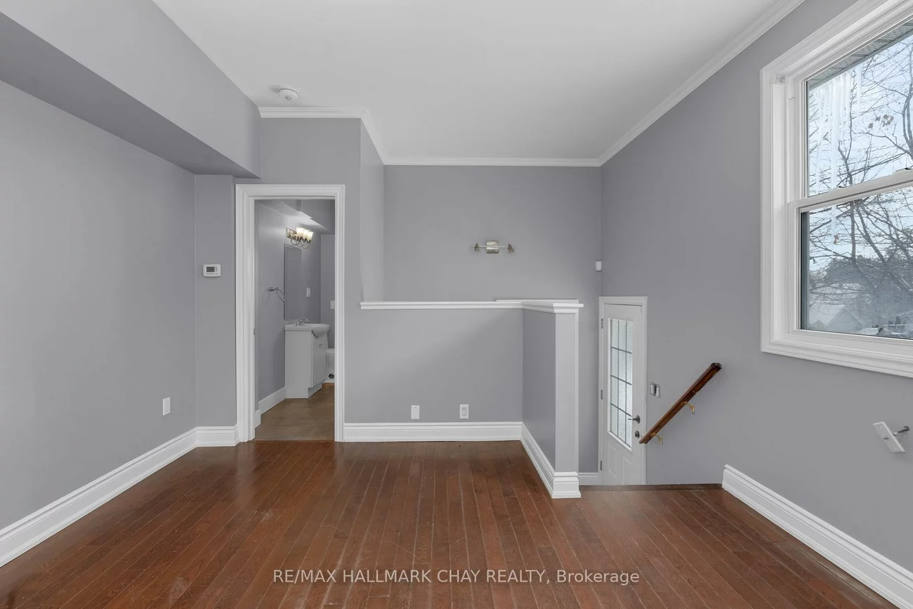 32, Grove, Queen's Park, Barrie