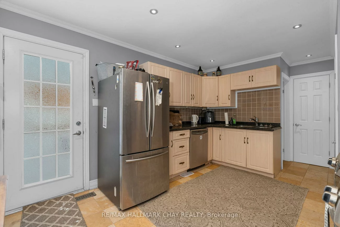 32, Grove, Queen's Park, Barrie