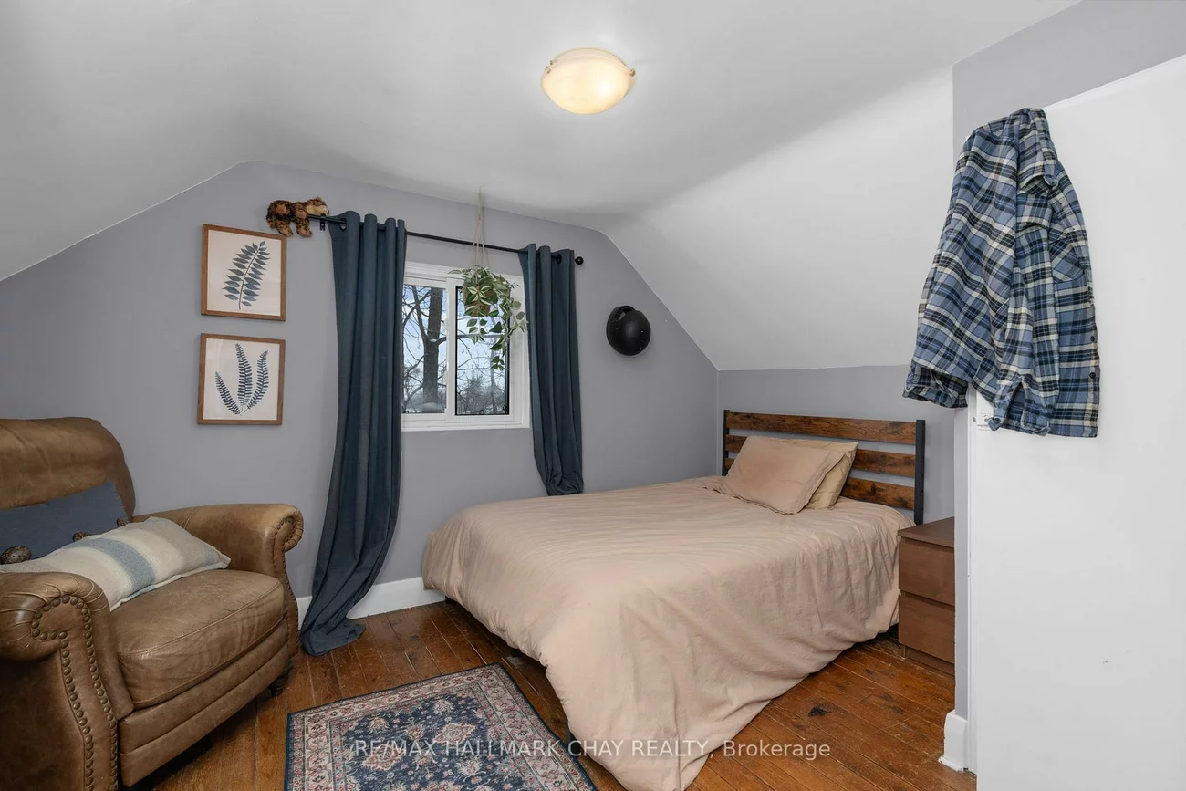 32, Grove, Queen's Park, Barrie