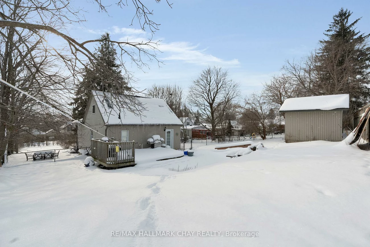 32, Grove, Queen's Park, Barrie