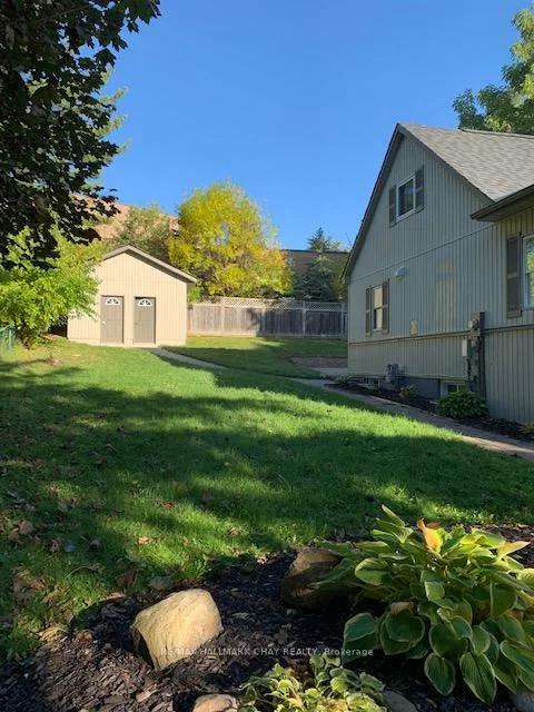 32, Grove, Queen's Park, Barrie