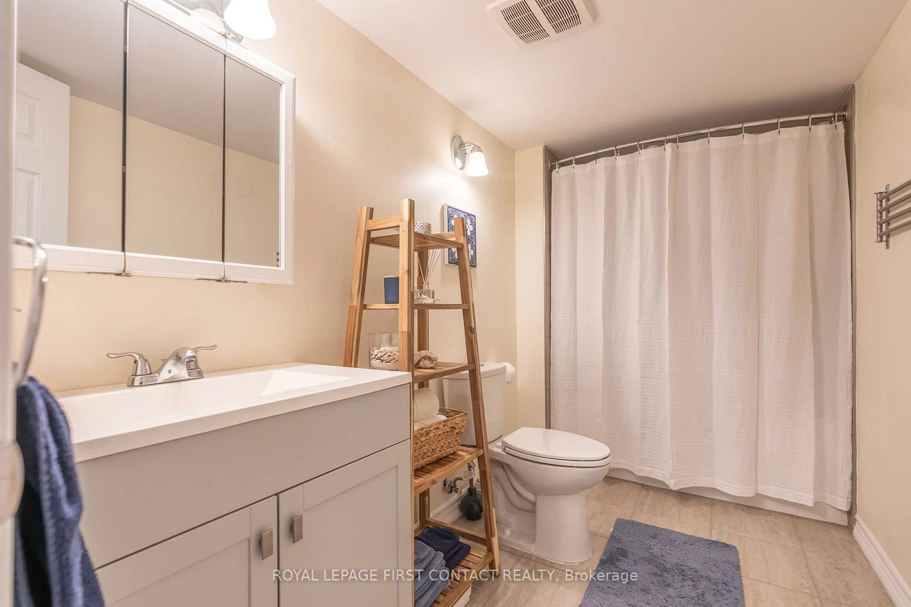 55, Chalmers, Painswick South, Barrie