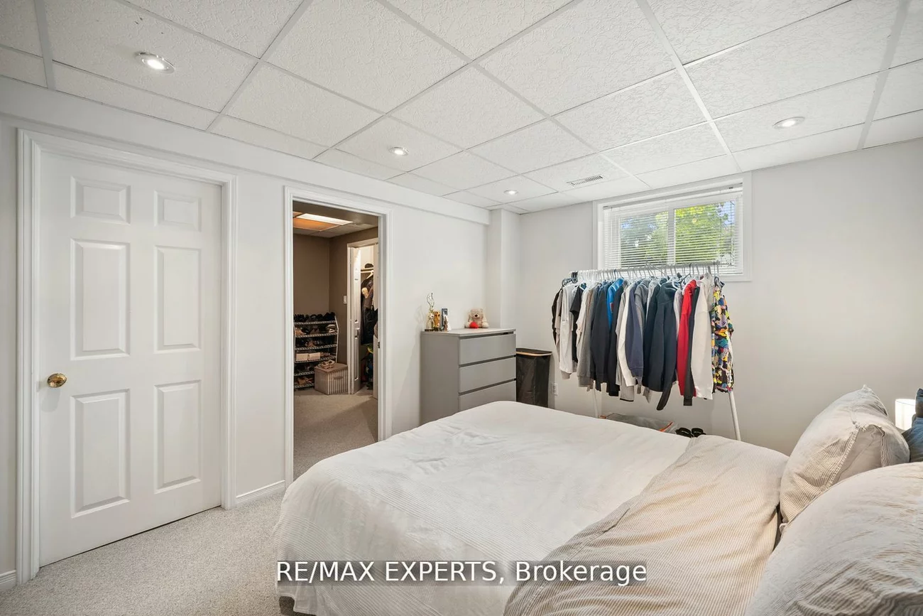 11, Penton, West Bayfield, Barrie