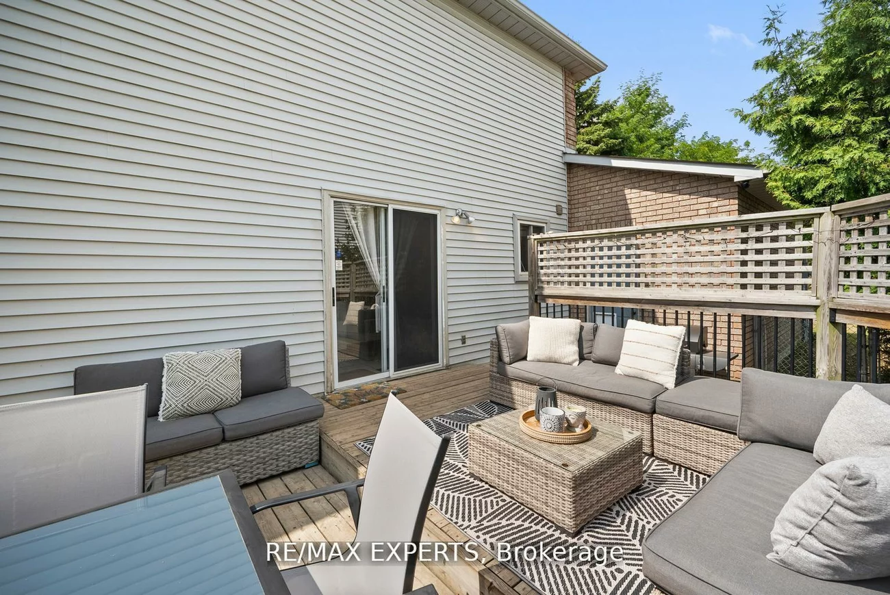 11, Penton, West Bayfield, Barrie
