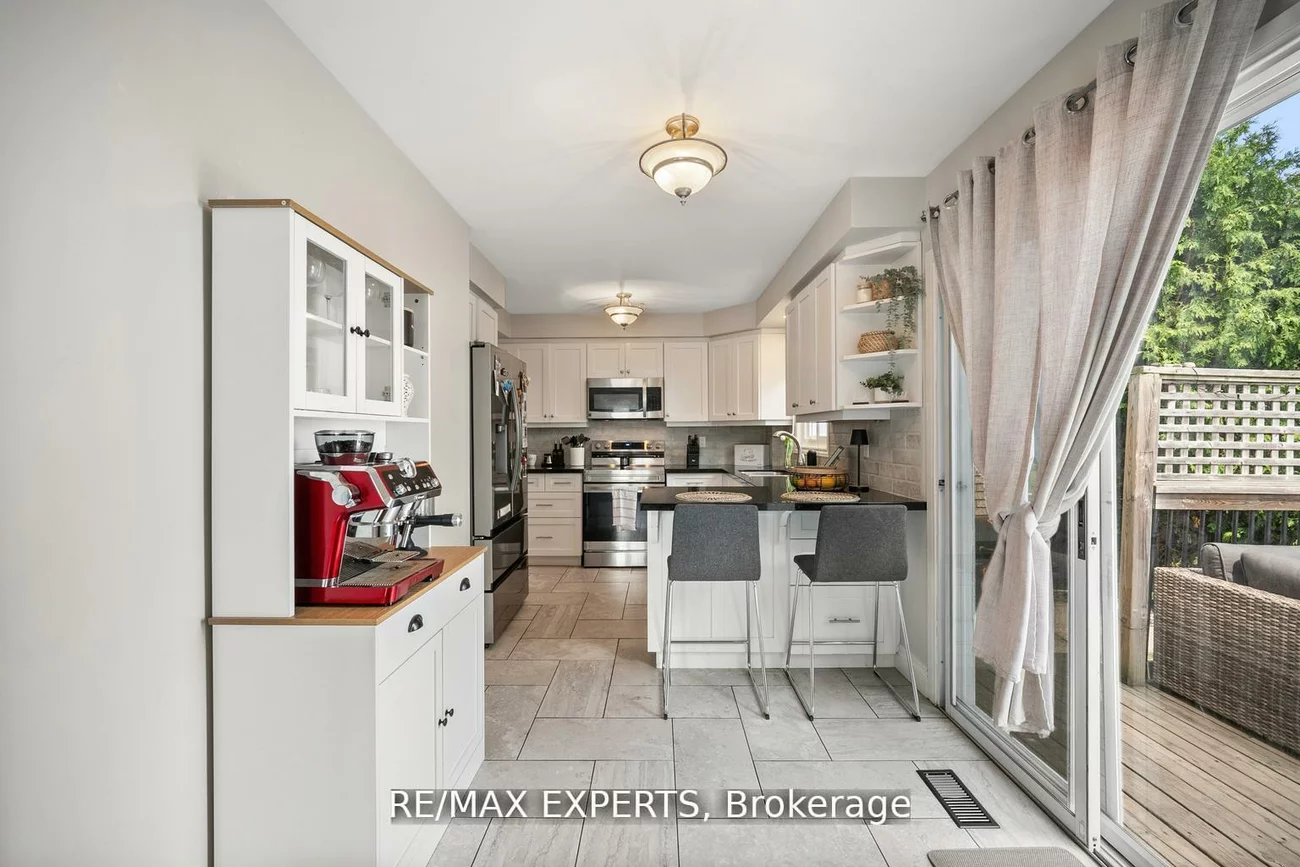 11, Penton, West Bayfield, Barrie