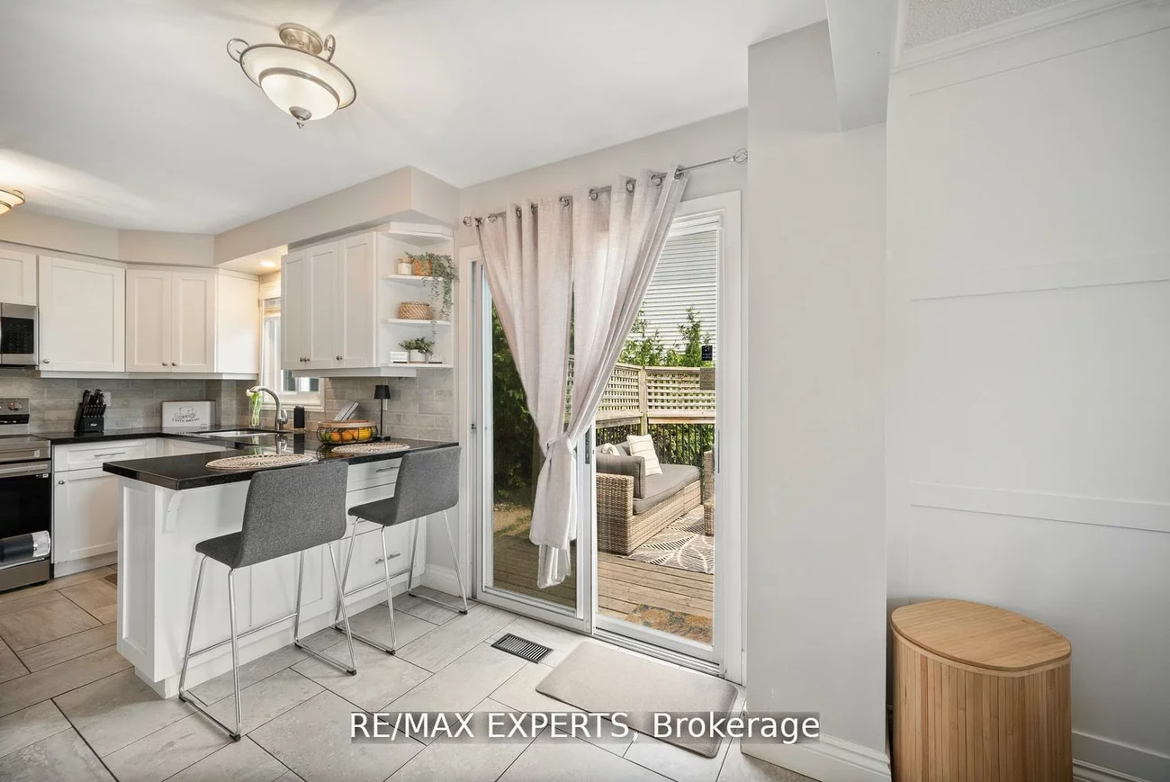 11, Penton, West Bayfield, Barrie