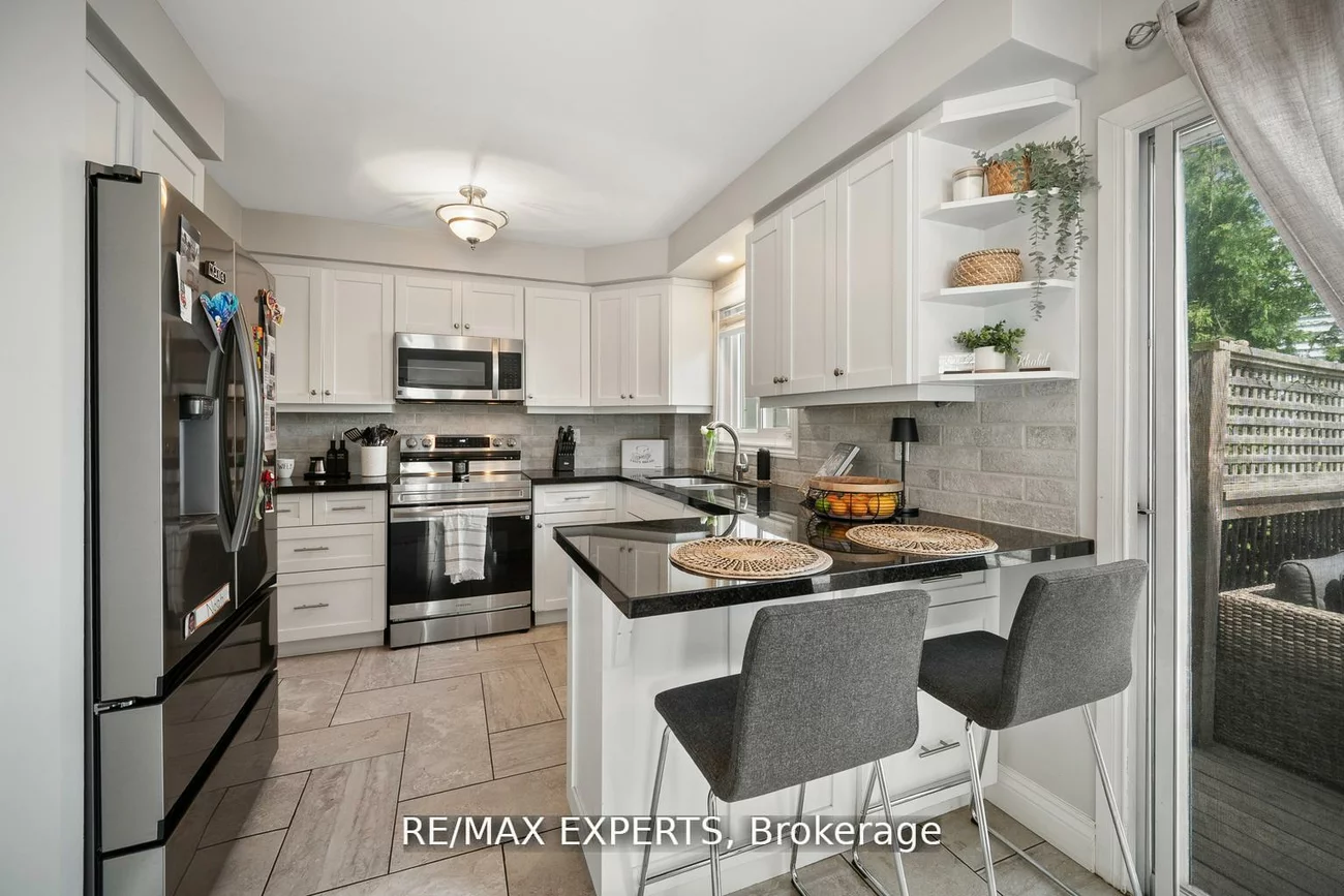 11, Penton, West Bayfield, Barrie