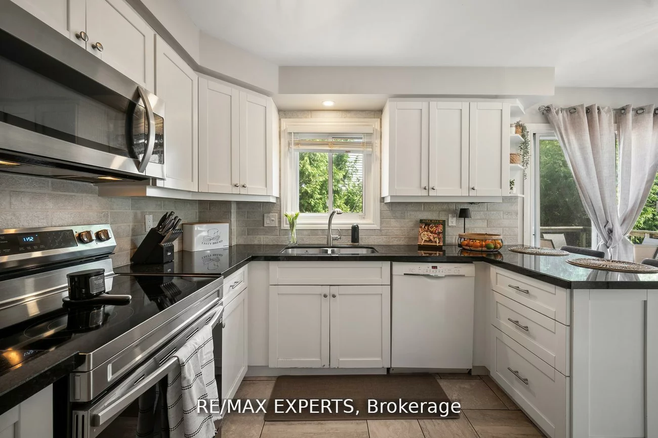 11, Penton, West Bayfield, Barrie