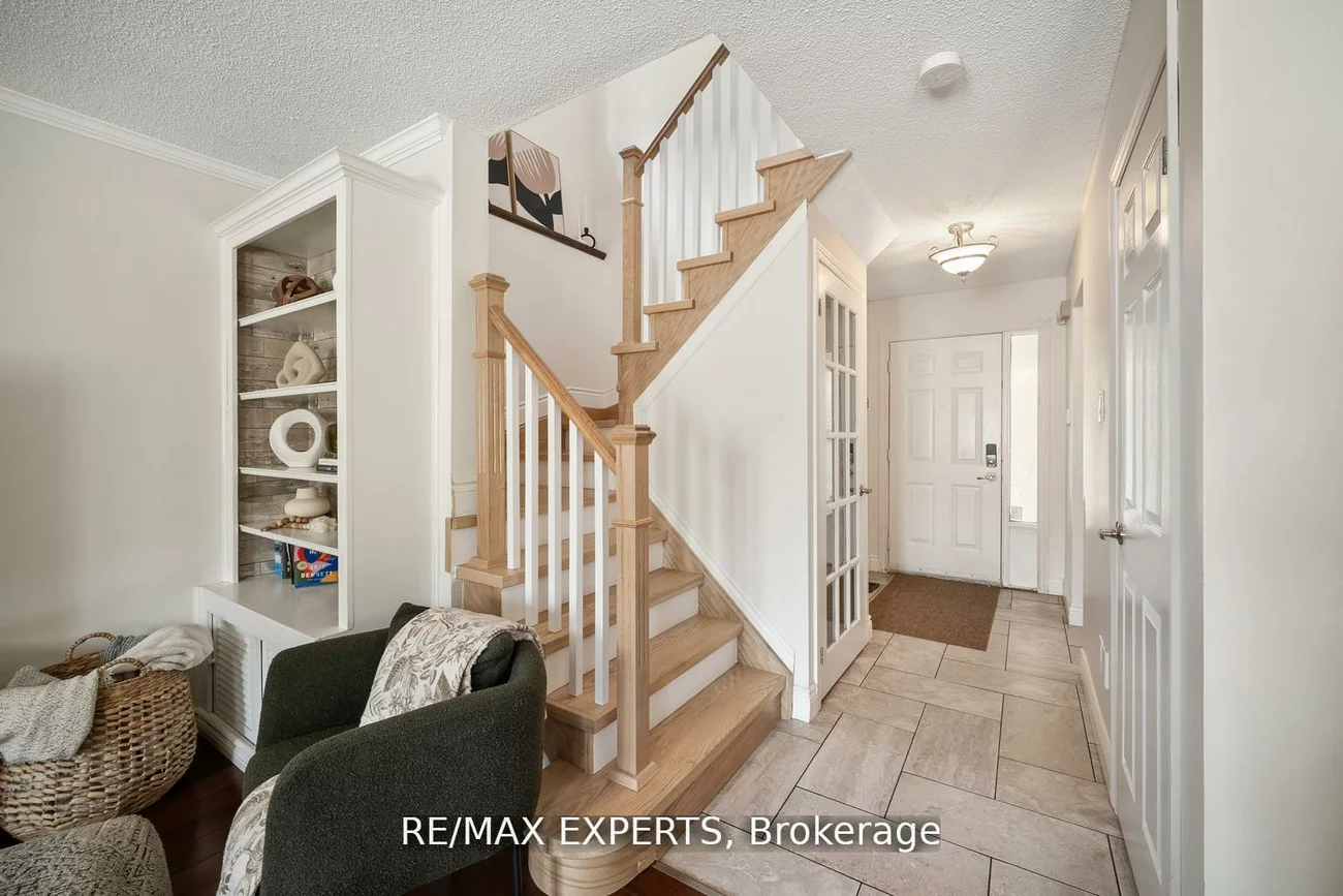 11, Penton, West Bayfield, Barrie