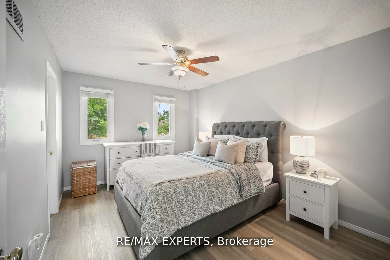 11, Penton, West Bayfield, Barrie