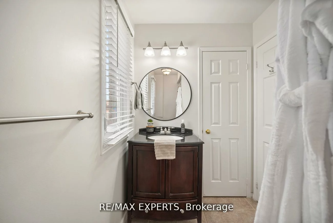 11, Penton, West Bayfield, Barrie