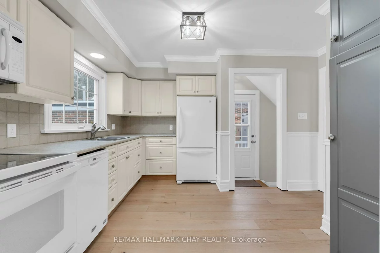 50, Newton, Wellington, Barrie