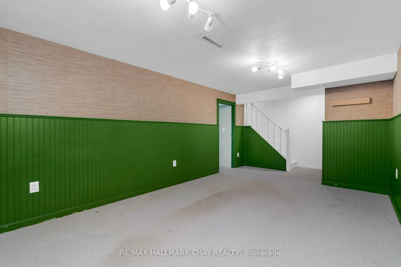 50, Newton, Wellington, Barrie