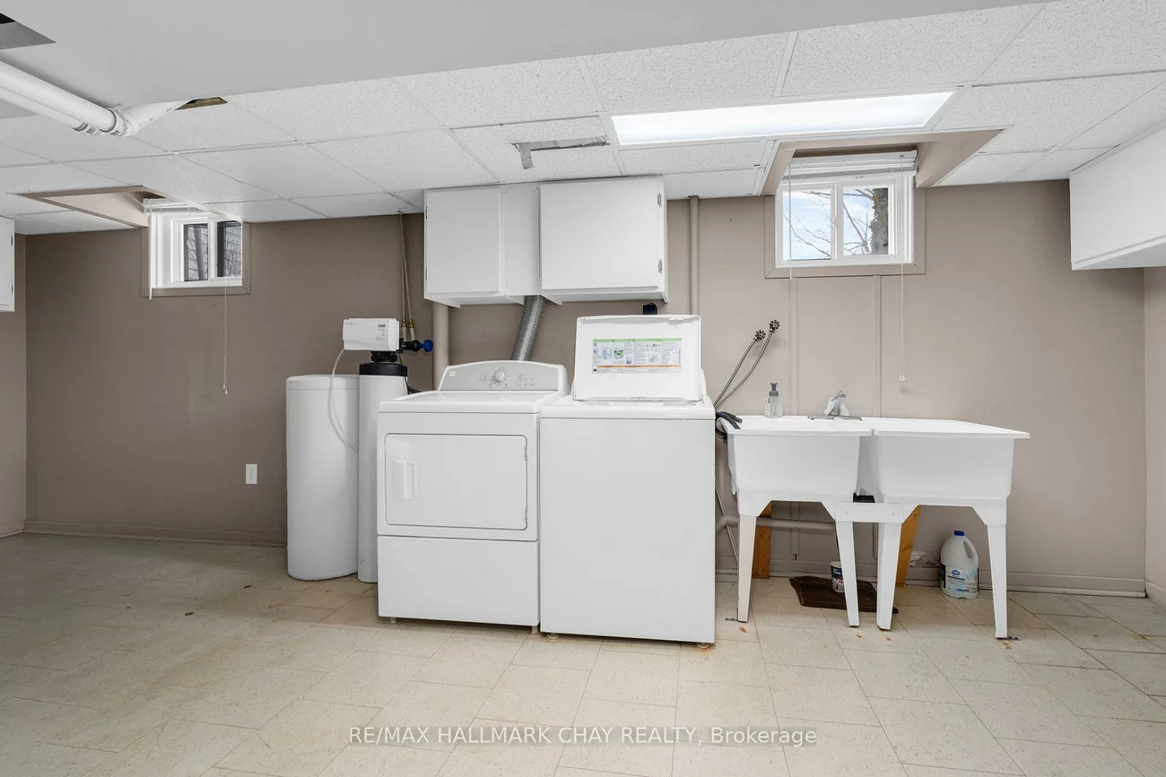 50, Newton, Wellington, Barrie